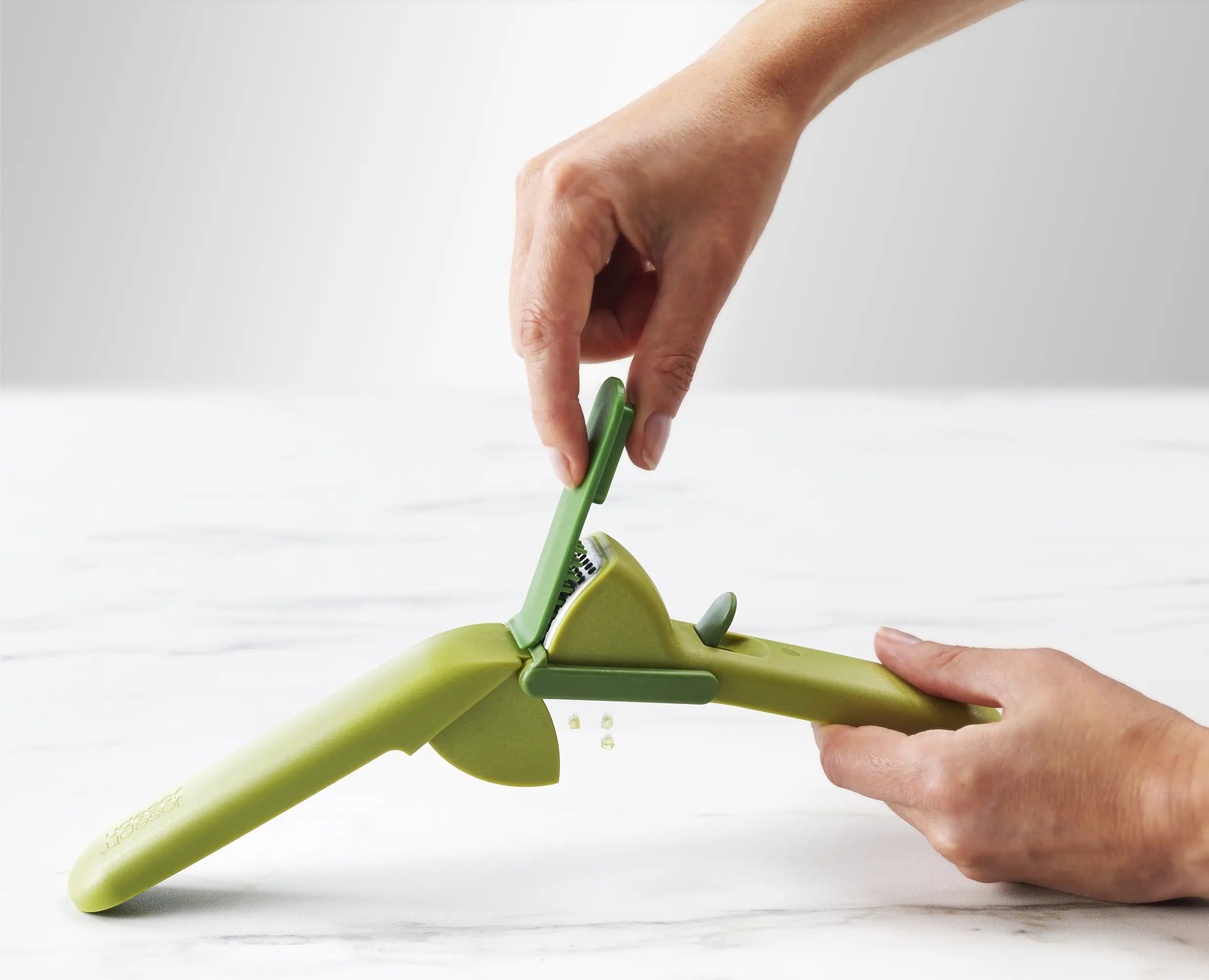 CleanForce™ Green Garlic Press