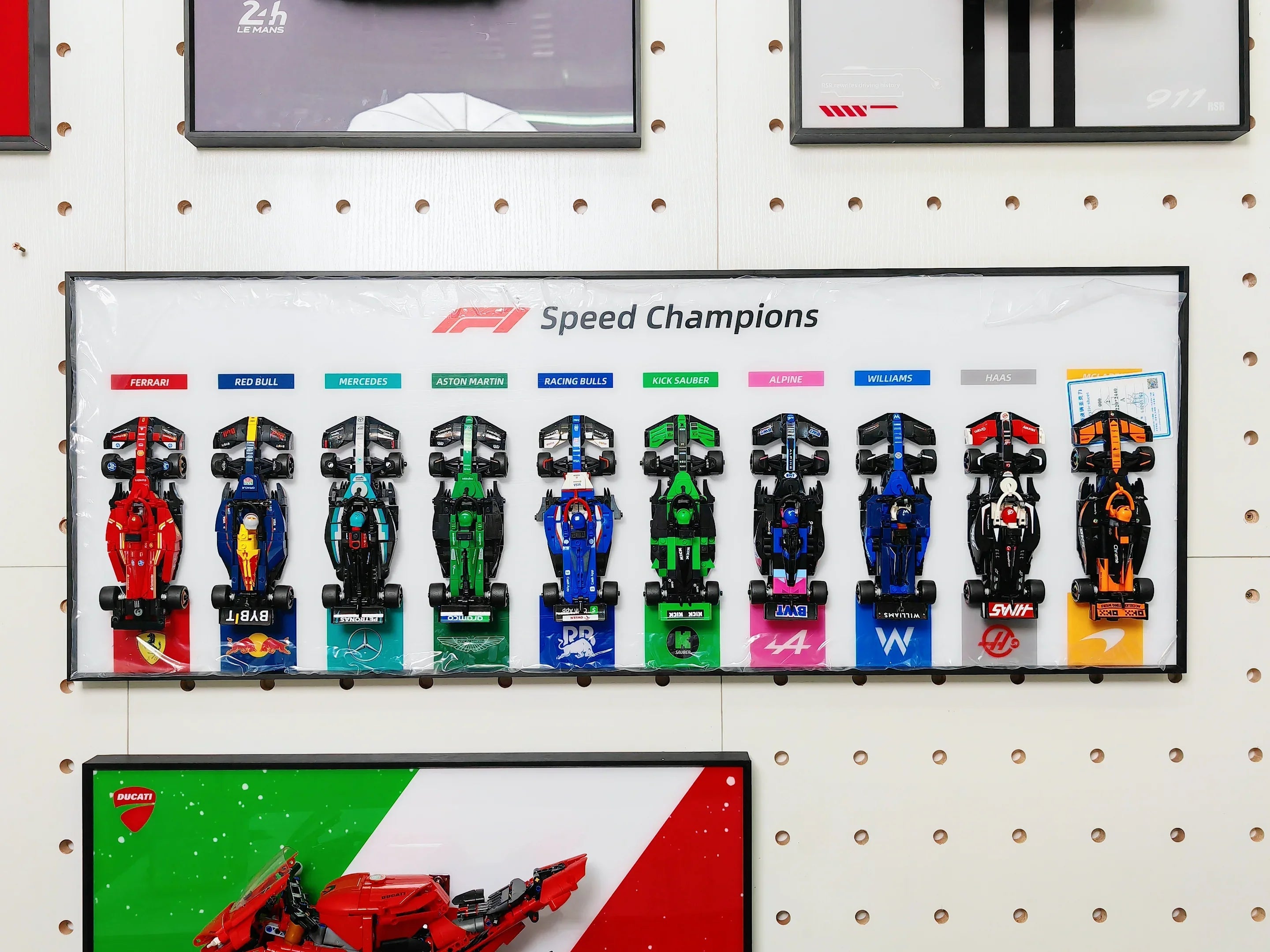 Display wall frame for LEGO Speed Champion F1 series Full Collection /horizontal line display