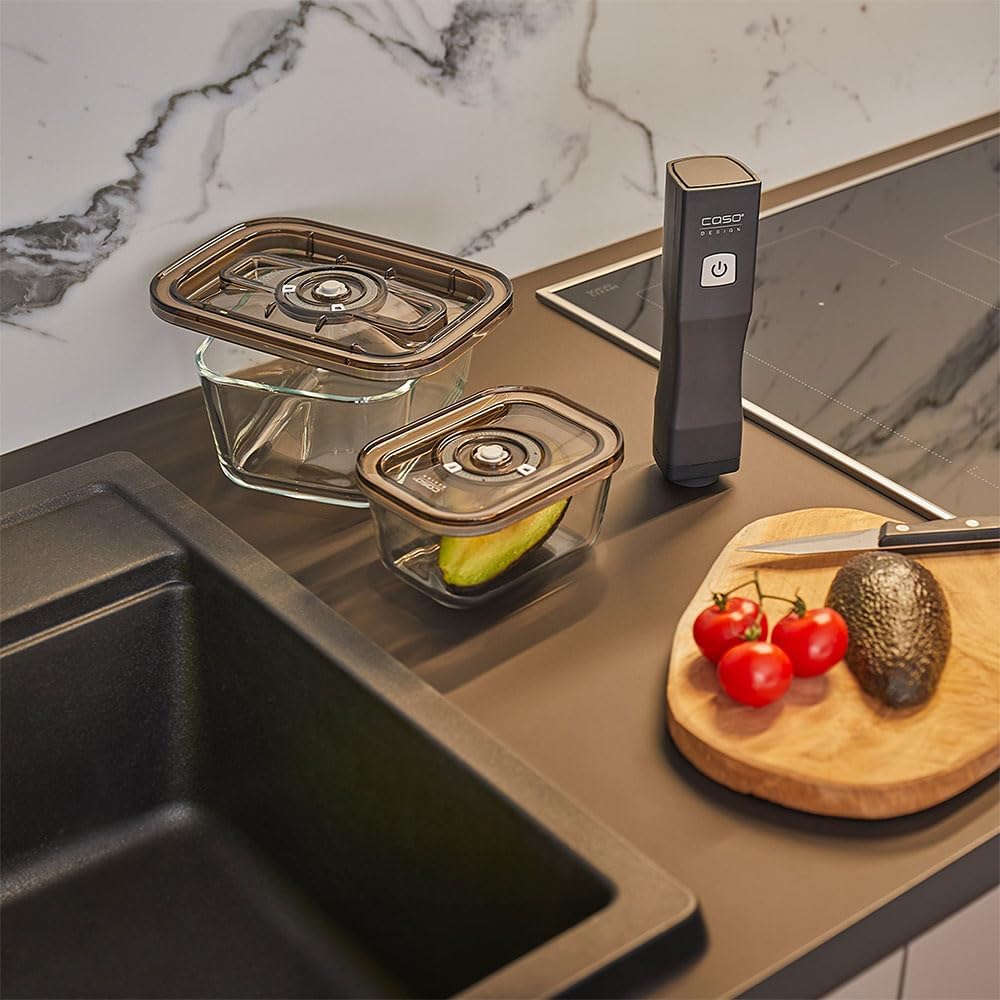 CASO Vacu OneTouch Eco Kit Handheld Vacuum Sealer with 3 Glass Vacuum Containers, 10 Zip Bags and Food Manager Stickers, Wireless, Up to 150 Minutes Runtime, Rechargeable - kindersbr