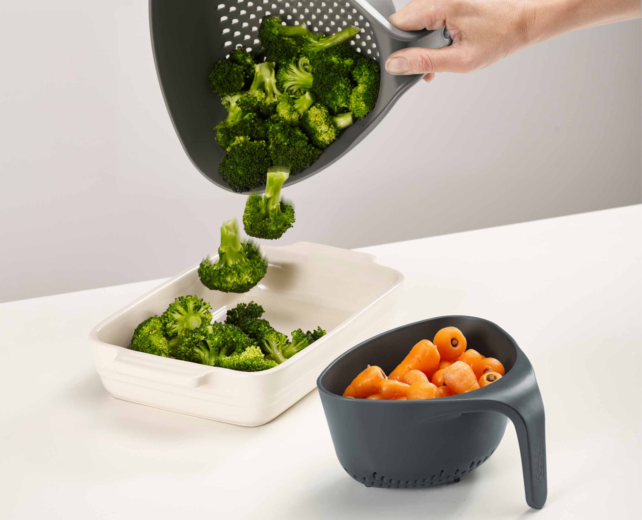 Nest™ 2-piece Grey Colander Set